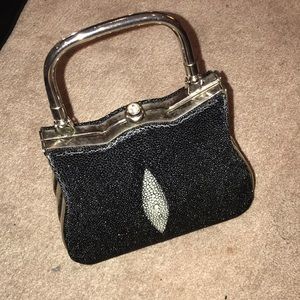 Oceanic black clutch